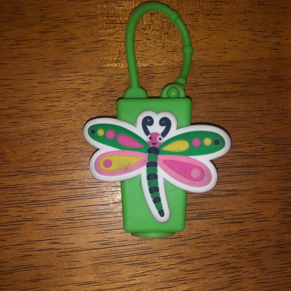 💜BEAUTIFUL🤩silicone hand sanitizer holder color green with butterfly theme